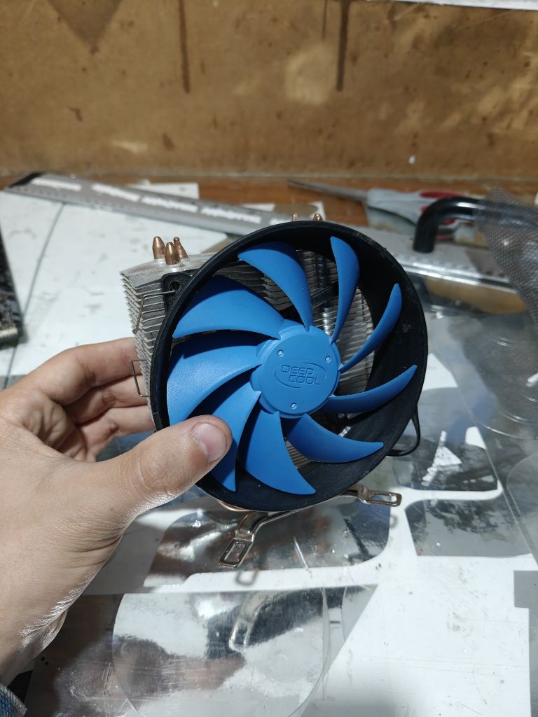 CPU: Intel i3 9100f, Motherboard: Gigabyte H310M S2 2.0