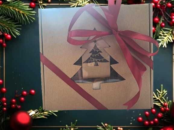 Zestaw box prezent "choinka, herbata", soki, konfitury, miód, czerpak