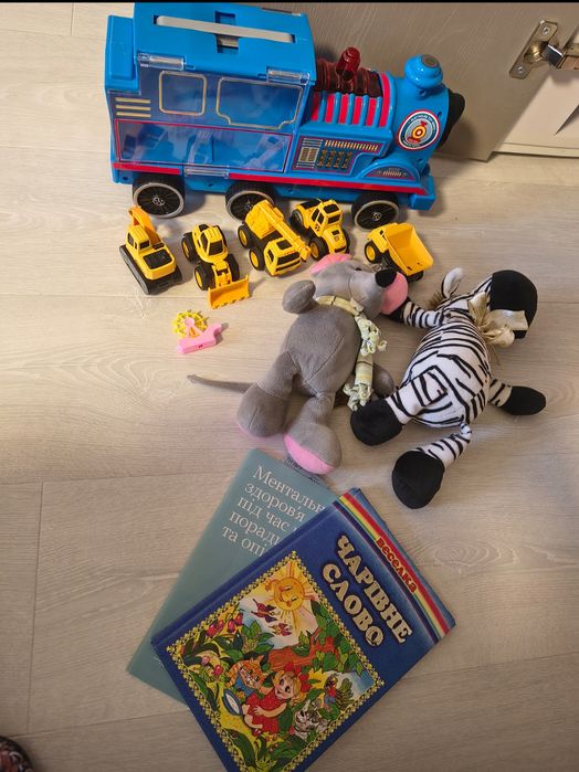 Ящик іграшок 3 4 роки для хлопчика машинки вімельбух книги лот пакет