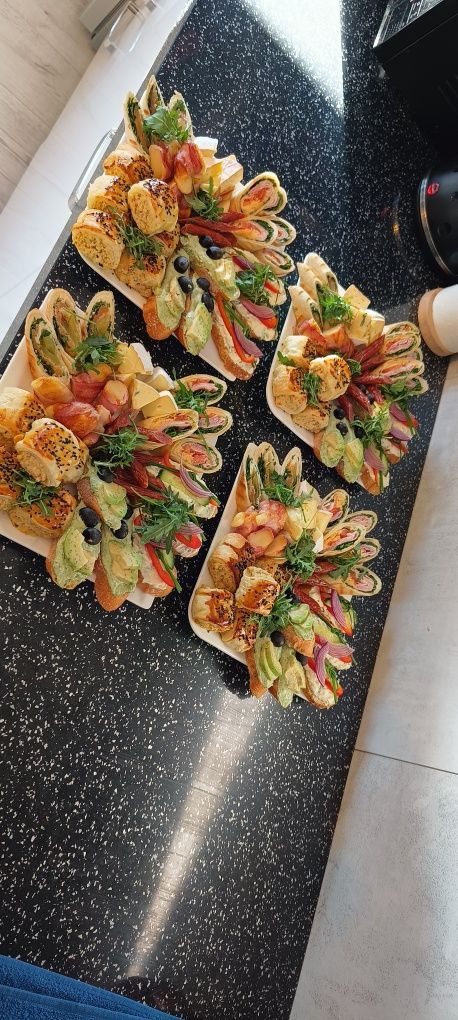 Catering,Zimne płyty, koryta ,gołąbki , krokiety.
