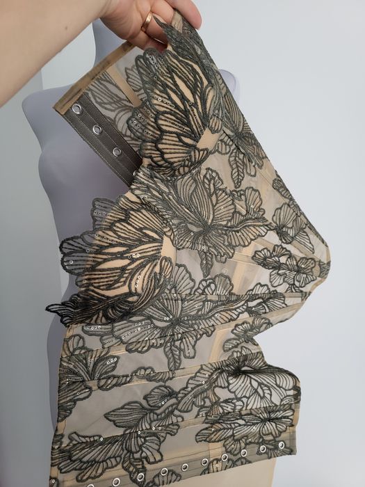 Корсет з паєтками