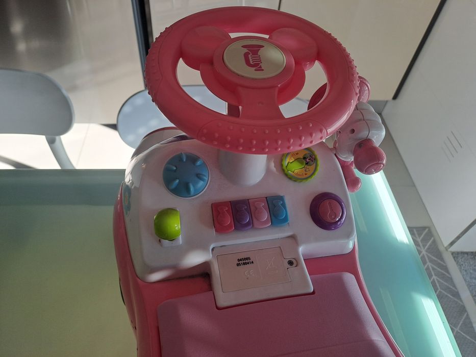 Carrinho musical da Minnie