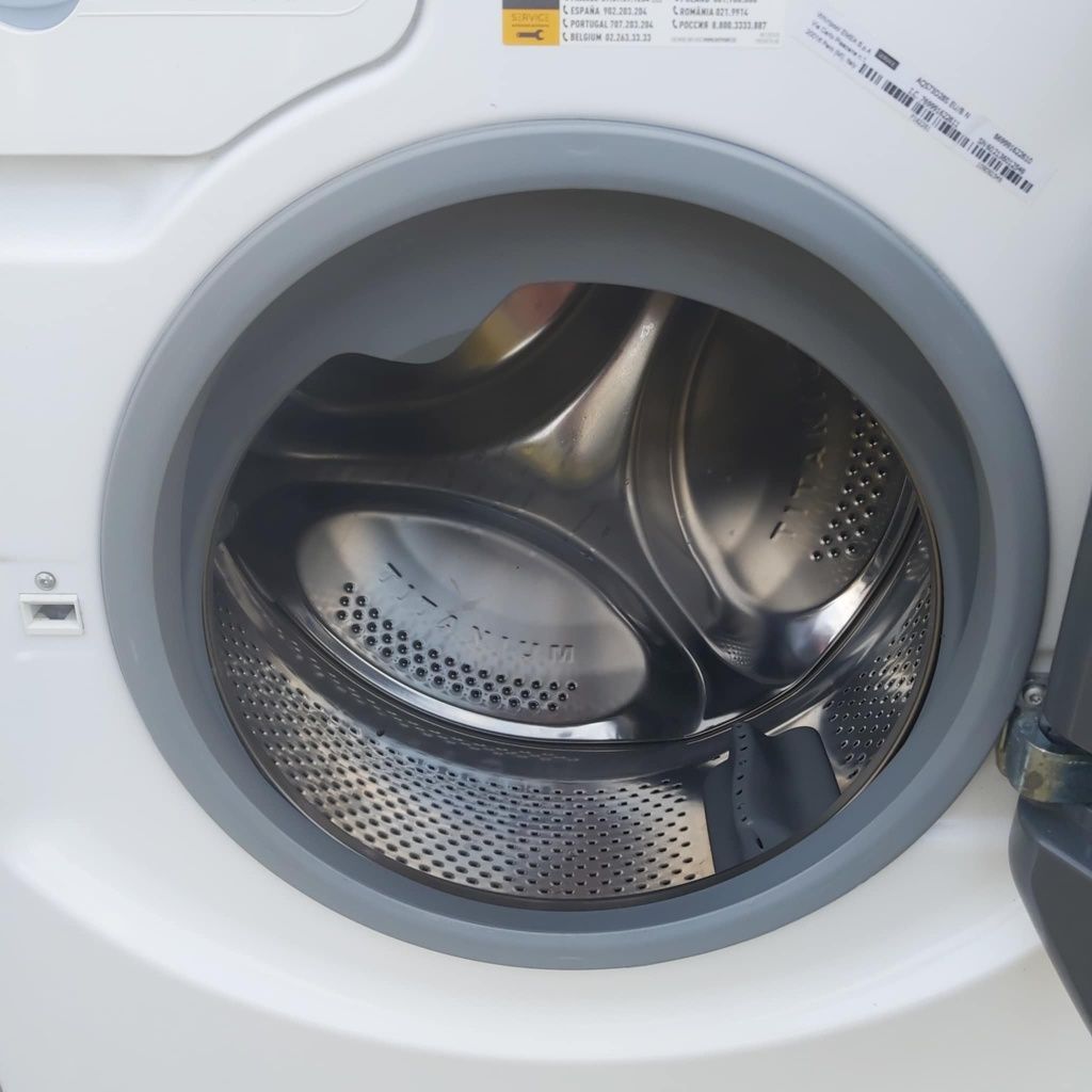 Pralka HotPoint 7kg. 1200obr. Slim