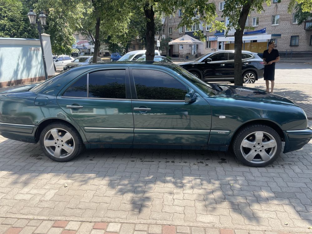 Продам мерседес в 210 2.2 дизель