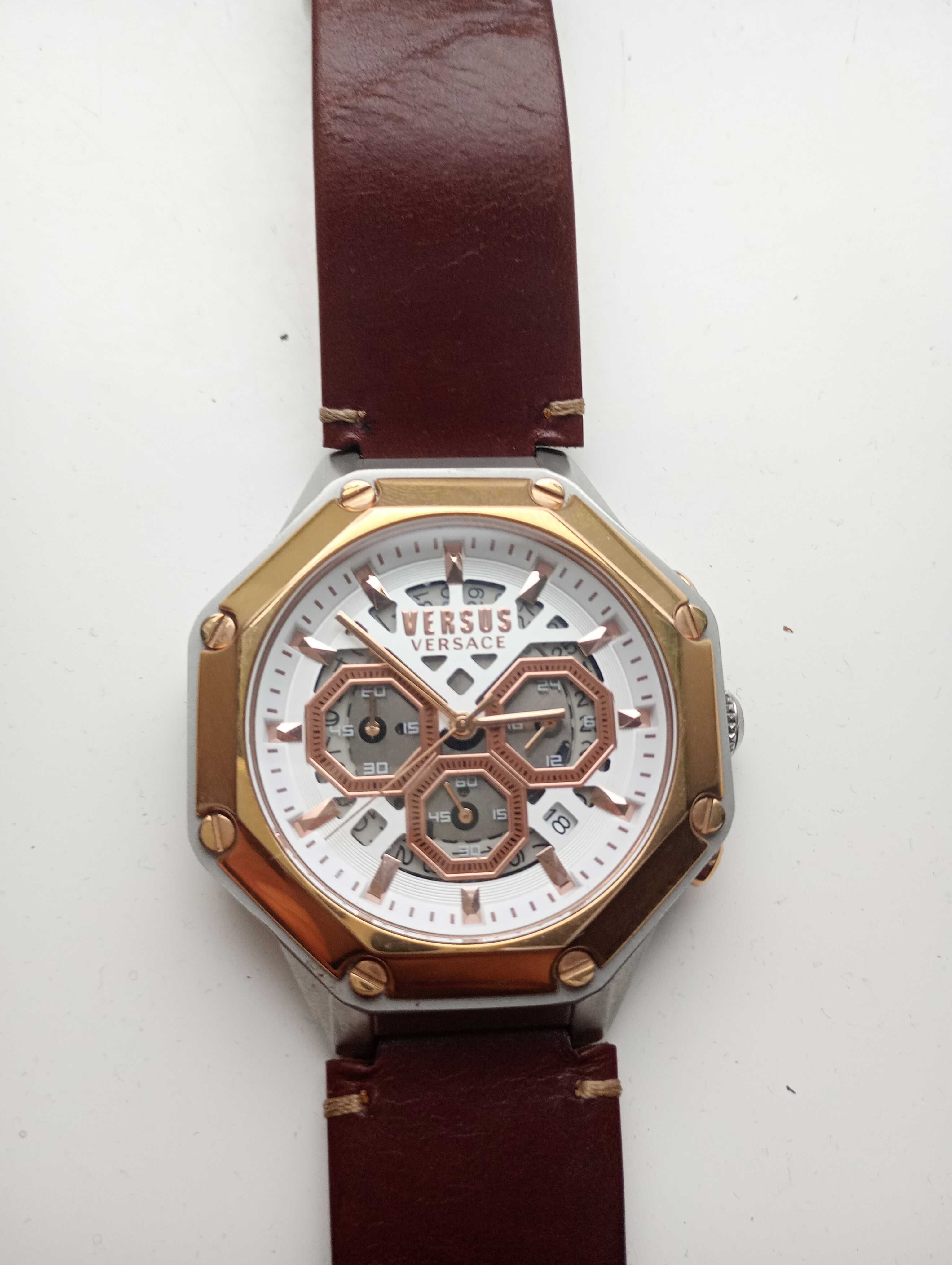 Zegarek versus versace