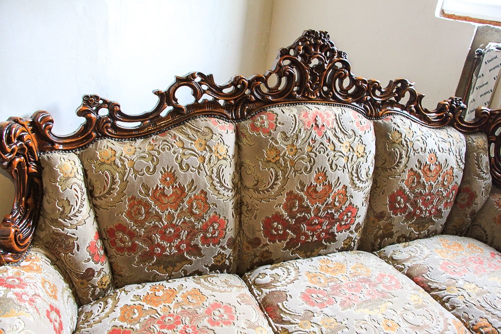 Мяка частина  барокко 3+1+1+столик  .меблі