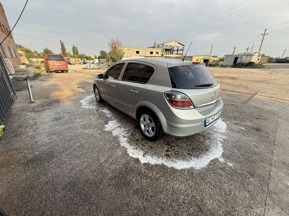 Продам Opel astra H