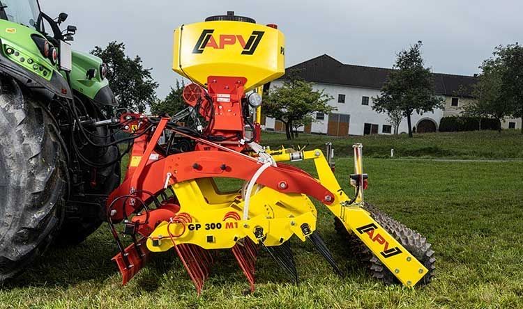 Usługa podsiewu oraz siewu traw  APV GP300 M1 oraz Guttler