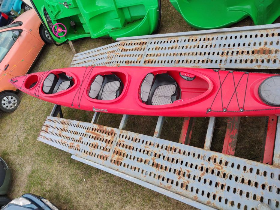 Wynajem zestawu kajaki ,przyczepa , wiosła ,kamizelki /cena za miesiąc