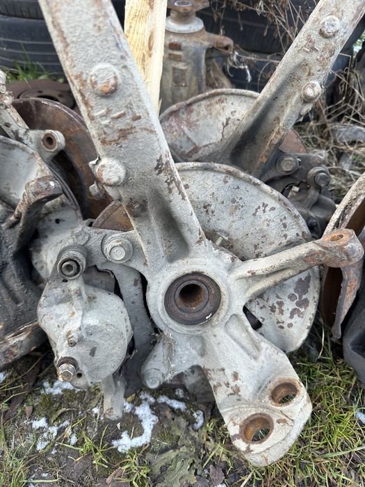 Поворотний кулак цапфа ступиця передня супорт взборі Mazda 6 GG 02-07