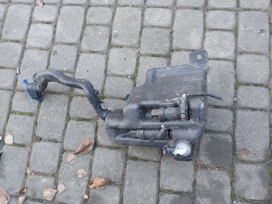 Zbiorniczek spryskiwaczy mercedes w246  a246--869--0120