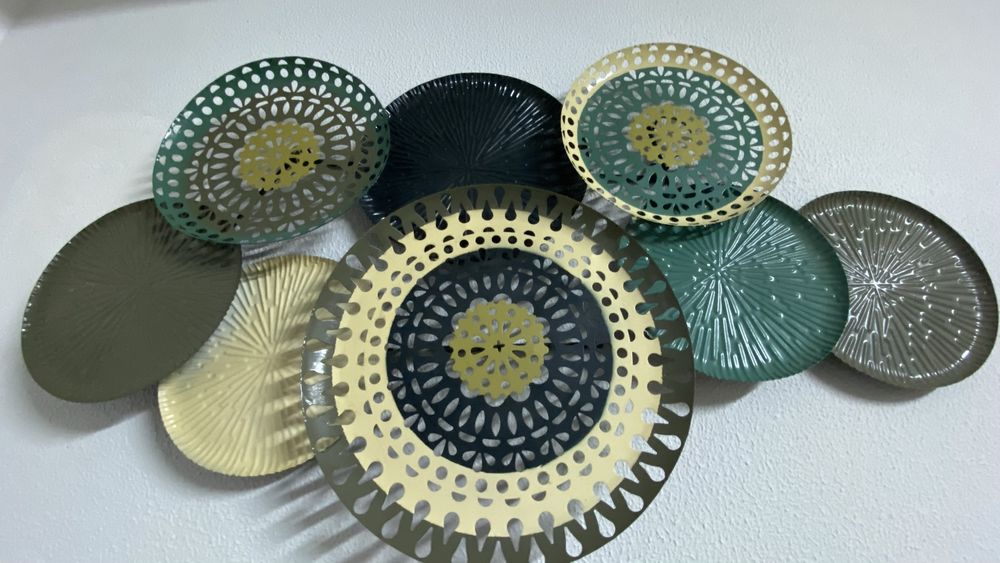 Pratos metalicos decorativos