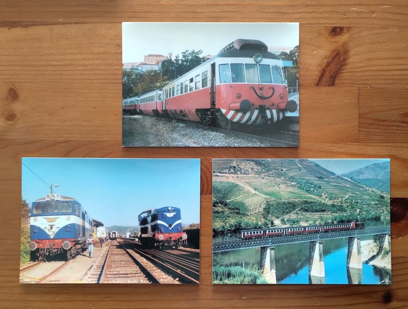 Conjunto de postais de comboios
