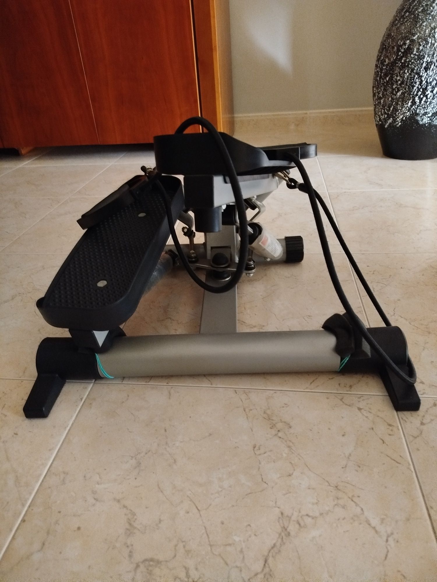 Máquina Step para pernas e braços