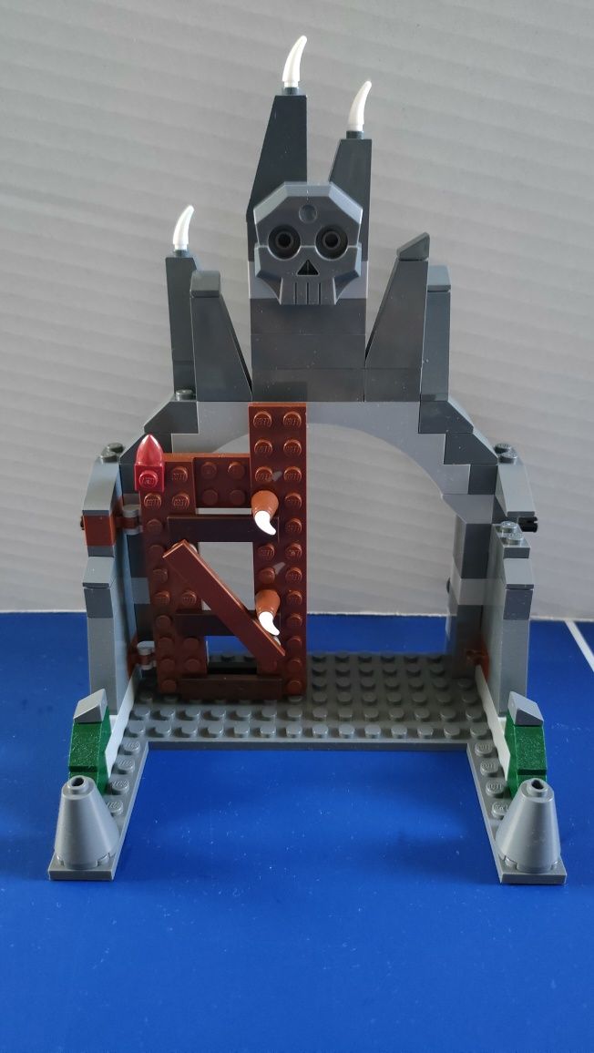 Górska Forteca Trolli LEGO - niekompletna