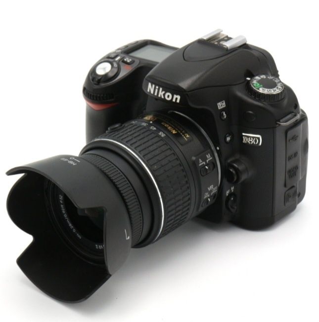 Nikon D80 + AF-P 18-55 DX VR (155€)