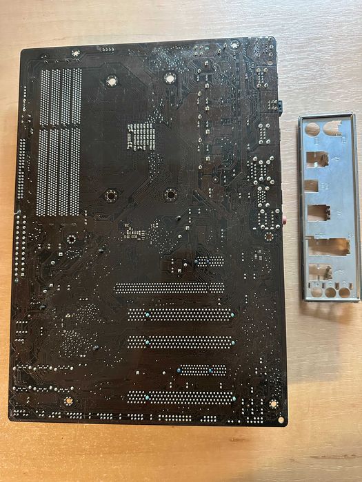 Материнская плата ASUS AMD870 AM3 Socket на запчасти или под ремонт