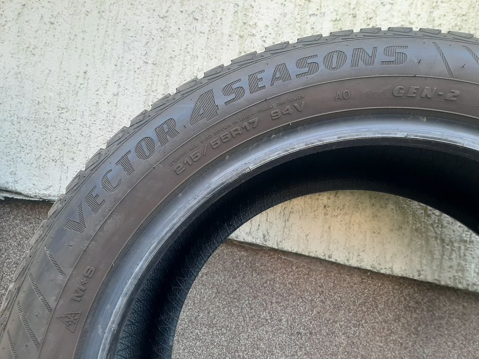 2x Opony całoroczne 215/55R17 GoodYear Vector4Sasons A0 / 8mm 2020r