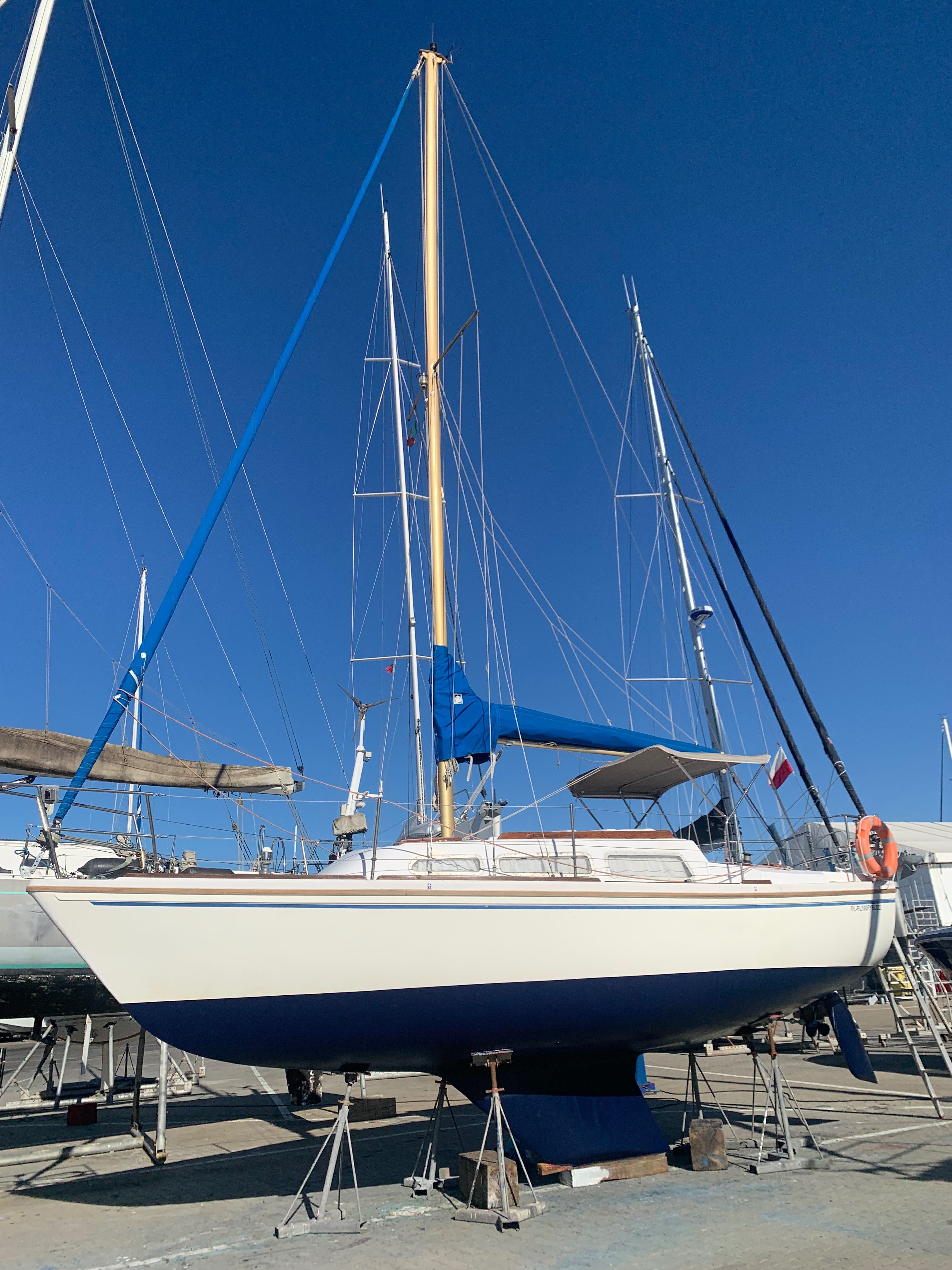 VELEIRO JAGUAR 27