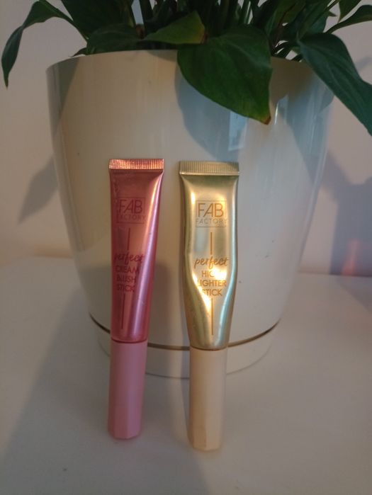 Zestaw kosmetyków używanych