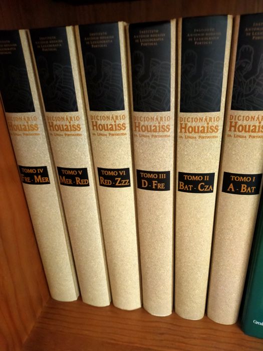 Livros e enciclopédias