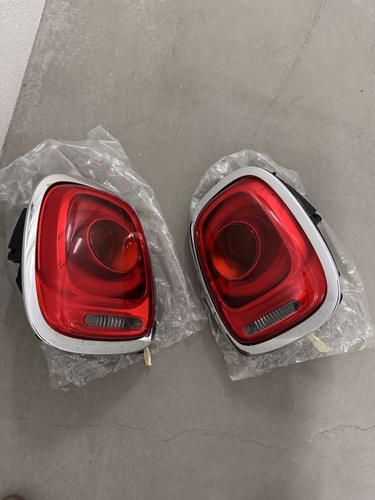 Farol traseiro original OEM Mini F55/F56+moldura