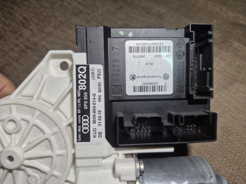 Silniczek prawy przód przedni moduł sterownik audi a3 8p lift