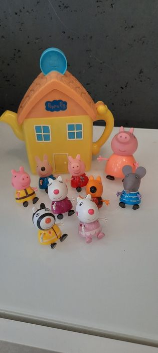 Swinka pepa +figurki+domek grajacy czajnik