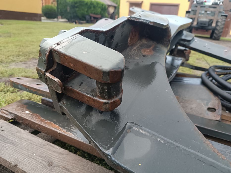 Adaptacja do ładowacza czołowego Mailleux MX 120