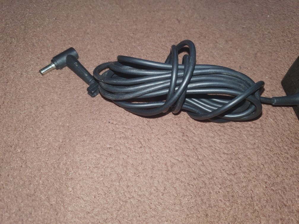 Zasilacz orginalny do laptopów ASUS 19V 2.3A cienki bolec