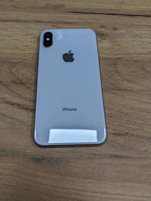 Корпус iPhone X білий і чорний є