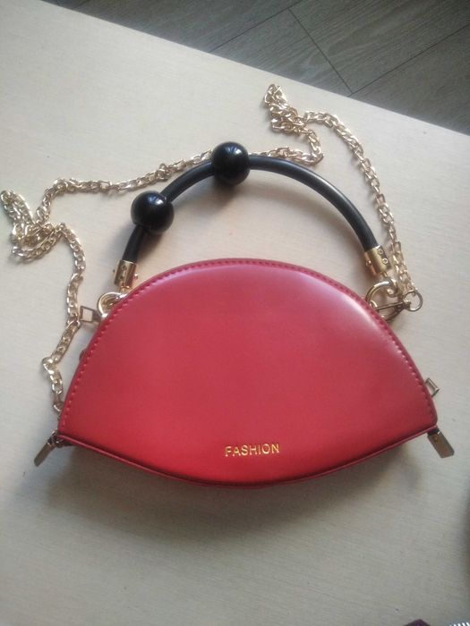 Стильный клатч-редикюль