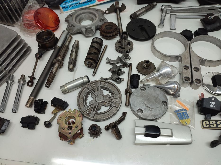 Fabrycznie nowe części DDR MZ ETZ 250 251 oraz 150 125 lub 301 TS ES