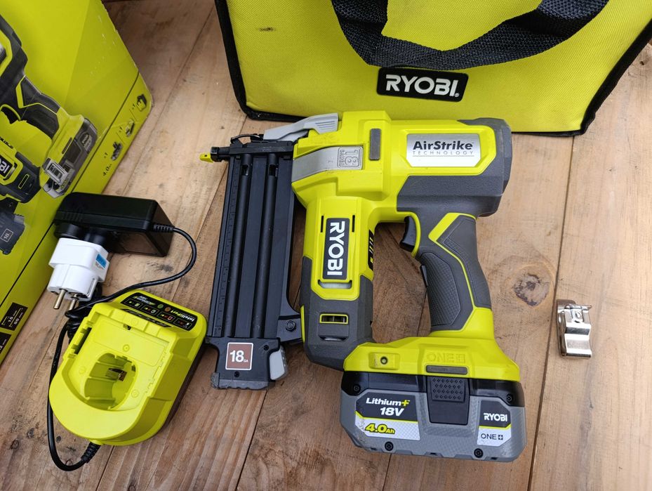 RYOBI Sztyfciarka gwoździarka 18G AirStrike 18V ONE+ R18GN18 + aku 4AH