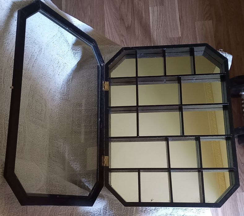 Витрина витражи для коллекционирования