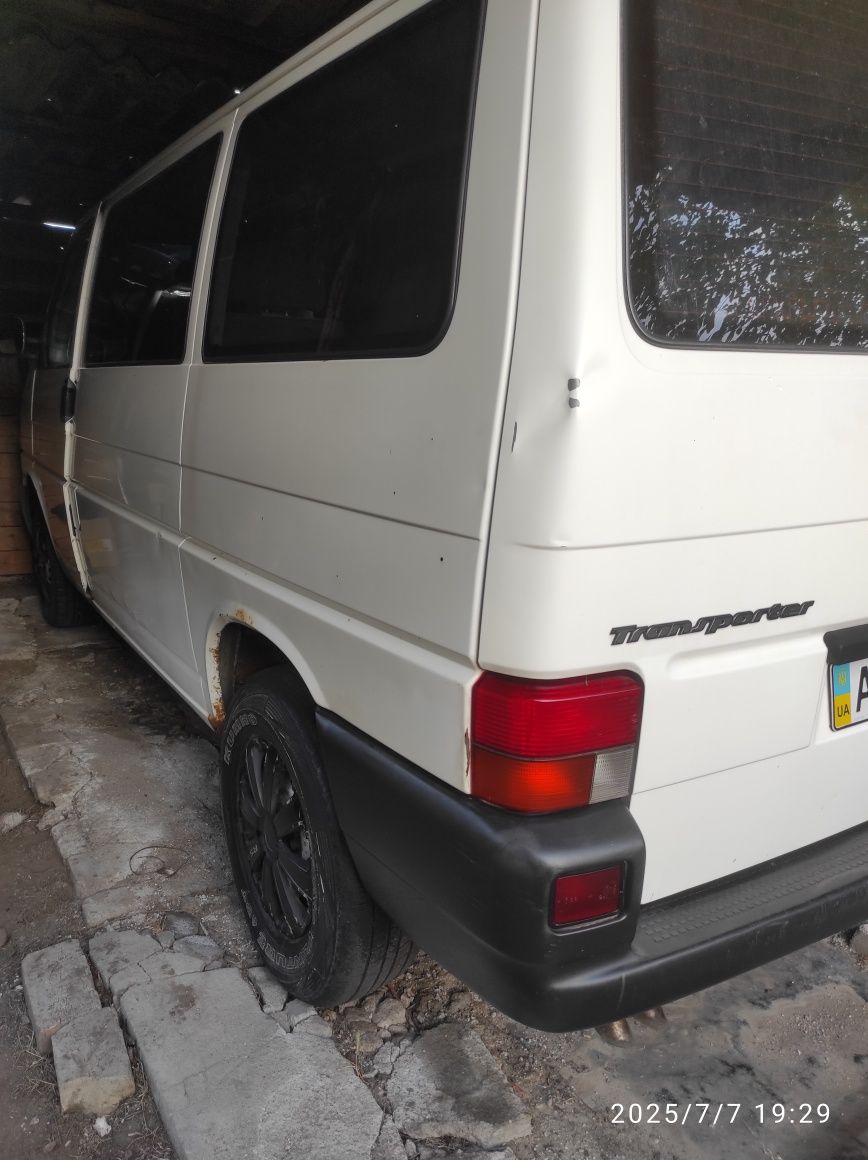 Volkswagen transporter t4 1.9td 2000год