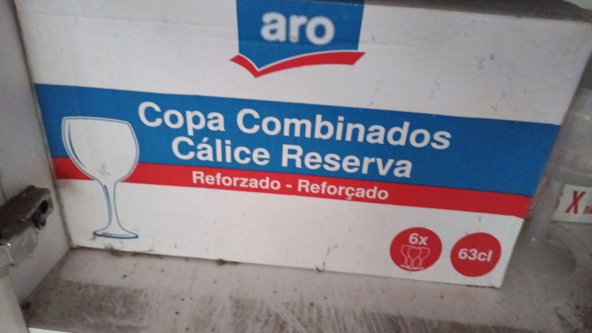 Copos variados hotelaria