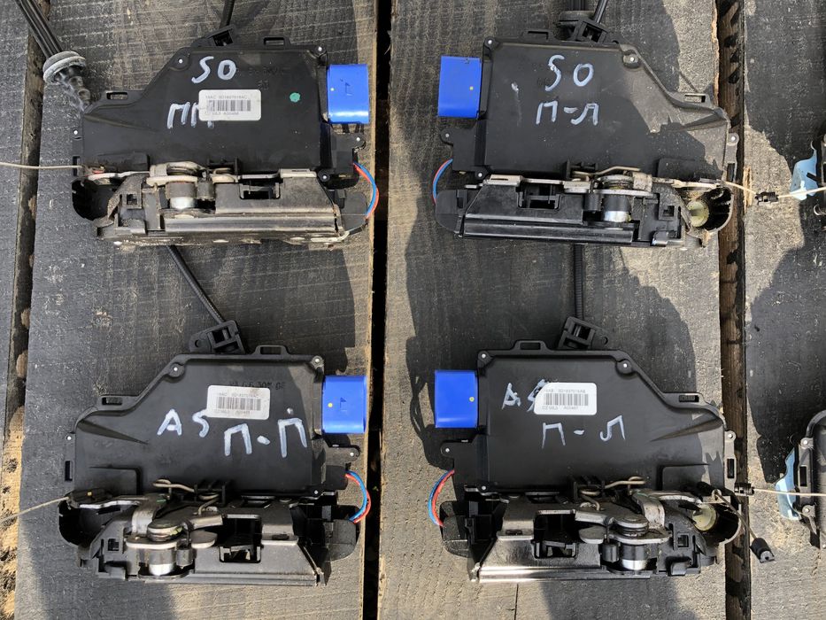 замок дверей центральний гольф 5 шкода а5 тоуран замок двери