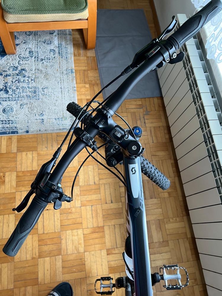 Rower Scott Aspect 610 rama L