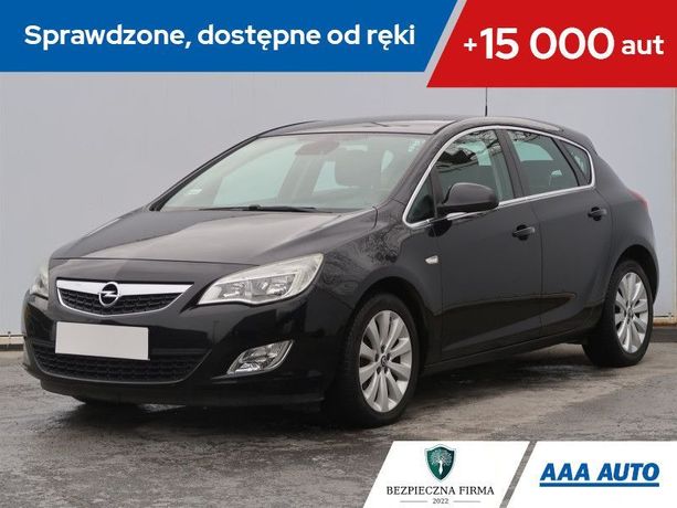 Opel Astra 1.4 T, Skóra, Klimatronic, Tempomat, Parktronic