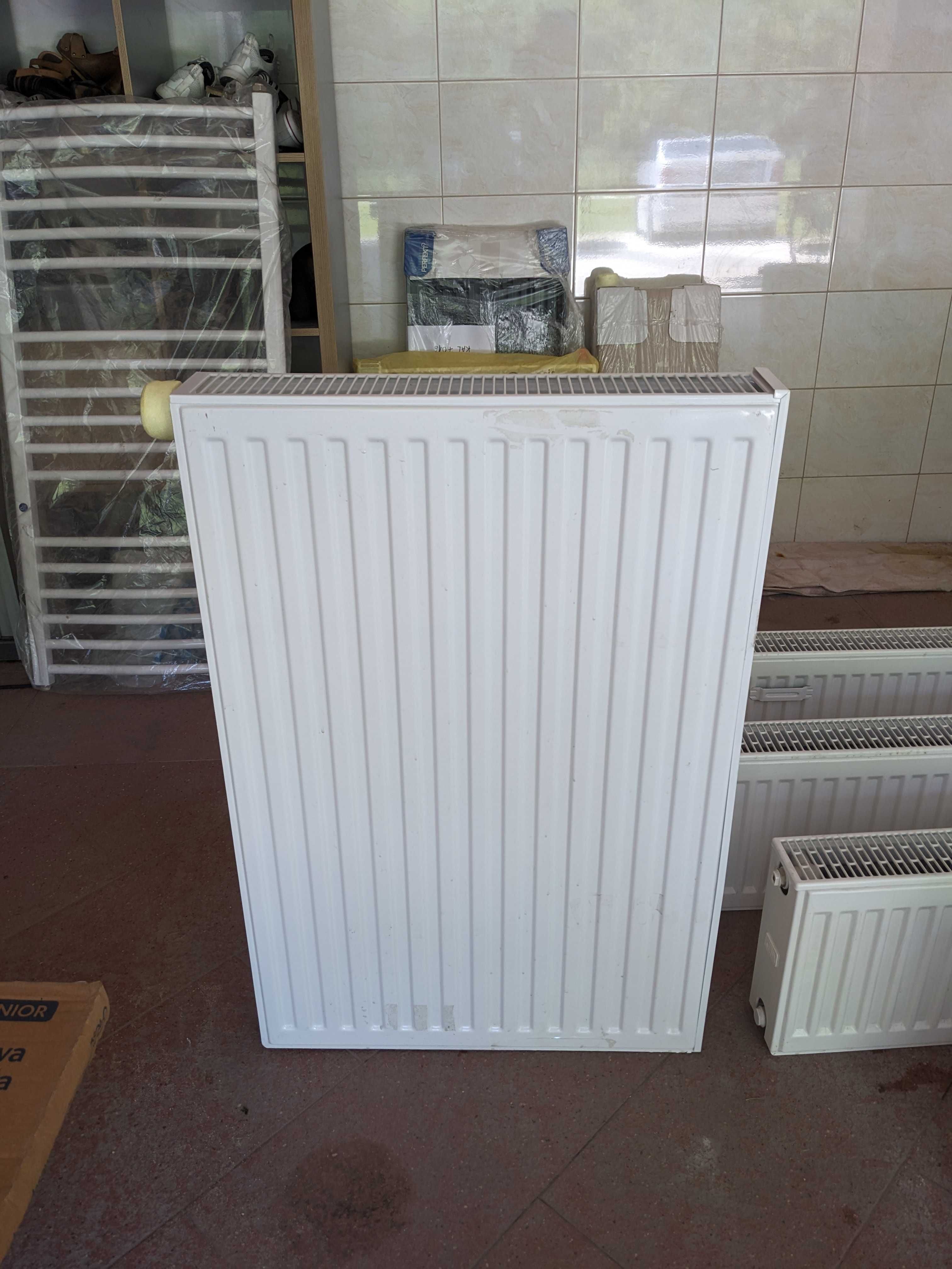 Grzejnik V11  600x600 Perfekt zasilanie prawe