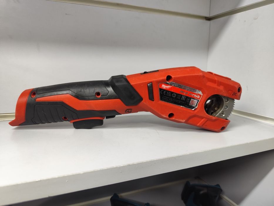 INOX   Milwaukee M12 PCSS різак для труб, ніржавійки та міді Мілвоке М
