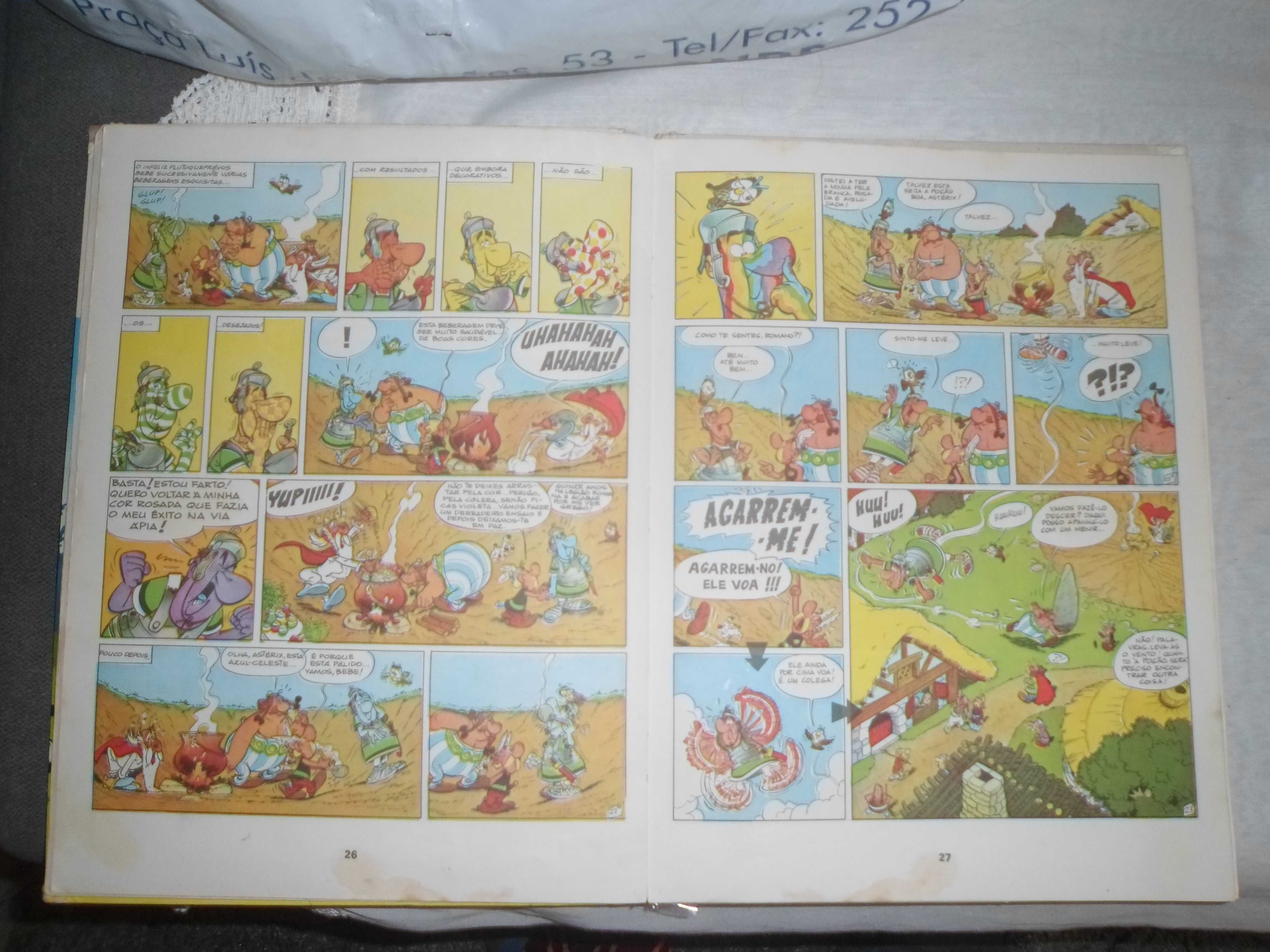 livro do astérix com o titulo o combate dos chefes com 48 páginas