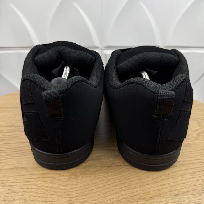 Оригінальні дуті кросівки DC