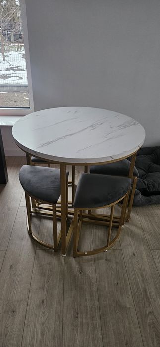 Zestaw stołowy z czterema krzesłami, zestaw jadalny z blatem