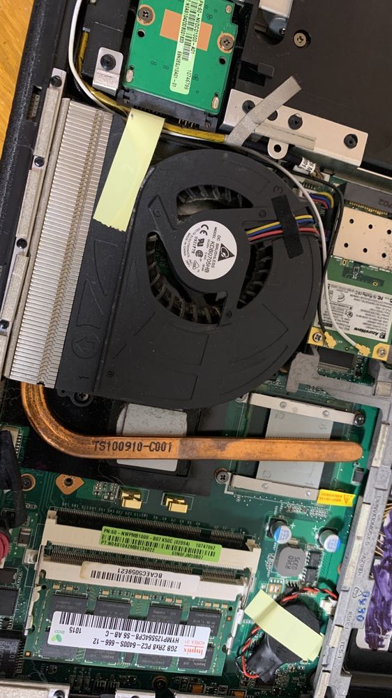 Ноутбук asus на запчастини.