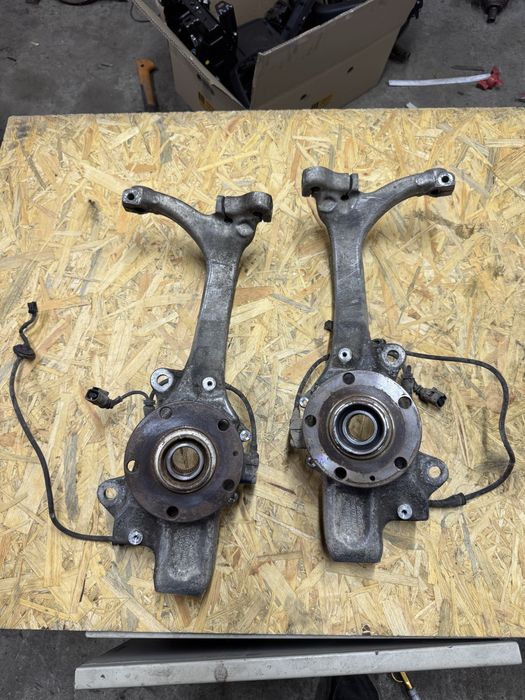 Zwrotnica lewa przód audi a4 b7 b6 rozkrecone z ABS czujnikiem