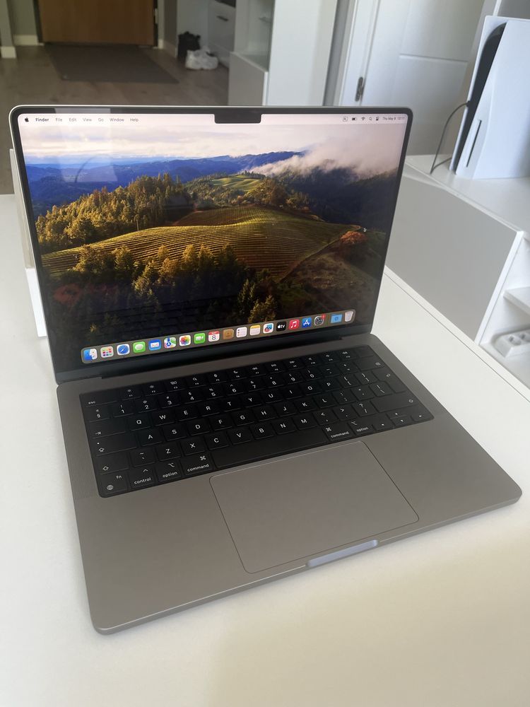 Apple MacBook Pro 14 / M2 / 16GB RAM / 1TB SSD