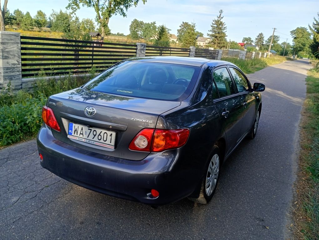 Toyota Corolla 1.6 benzyna