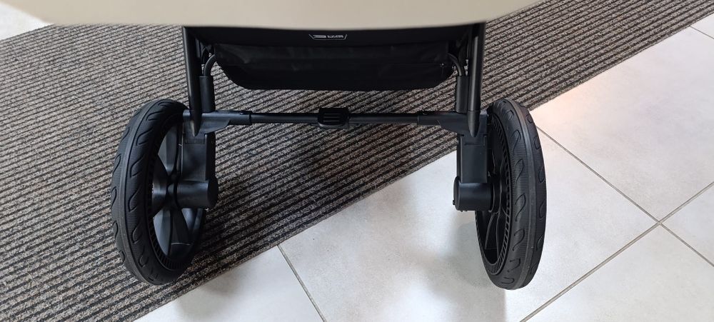 Muuvo Quick 4.0 bardzo mało używany wózek 2w1 lub wózek 3w1